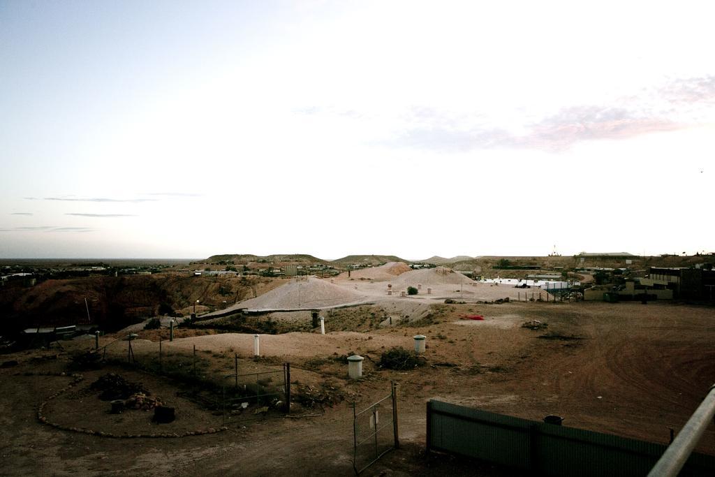 Breakaway Views 374 Alp St Hotel Coober Pedy Exterior photo