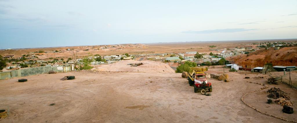 Breakaway Views 374 Alp St Hotel Coober Pedy Exterior photo