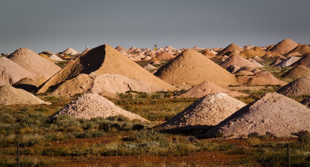 Breakaway Views 374 Alp St Hotel Coober Pedy Exterior photo